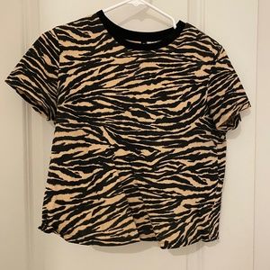 Zebra black and tan/beige graphic tee